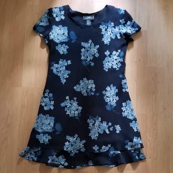 Molly Malloy Dresses & Skirts - Vintage Late 90's Molly Malloy Navy Floral Print Mini Dress - Size 6
